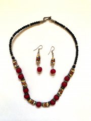 Set of necklace and earrings – glass beads from Kenya