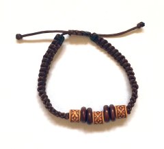 Dark brown bracelet – wooden beads and seeds